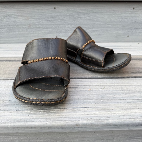 Born Mens Size 10/44 FloresBlack Leather and Tan Stitched Beach Vacation Sandals - Picture 3 of 17